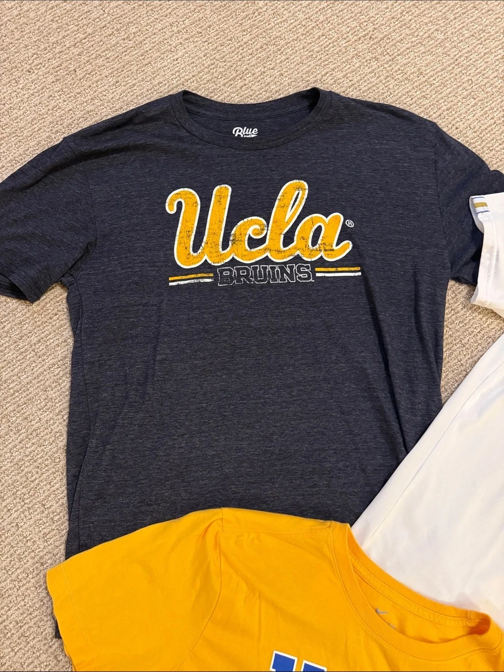 Men’s UCLA lot of 2 tshirts Blue 84 Nike & Under Armour polo sz Large